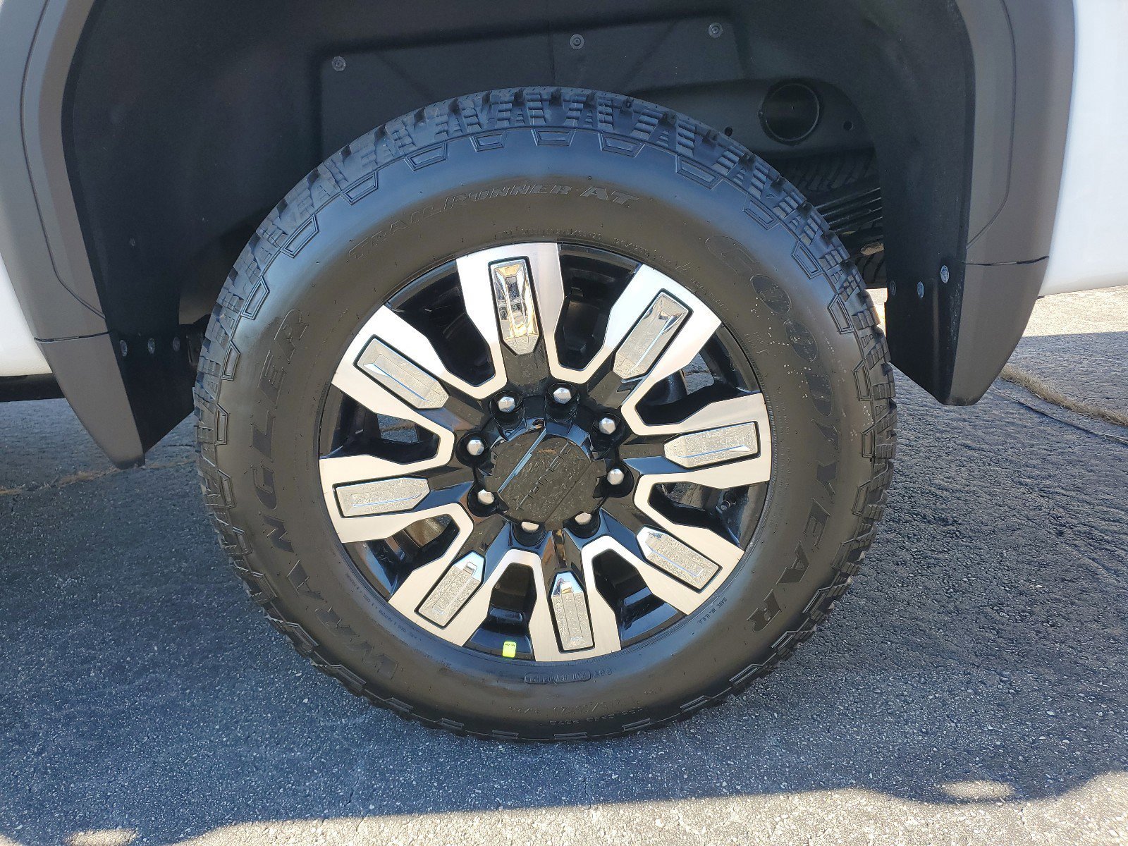 New 2025 GMC Sierra 2500 Denali image 10