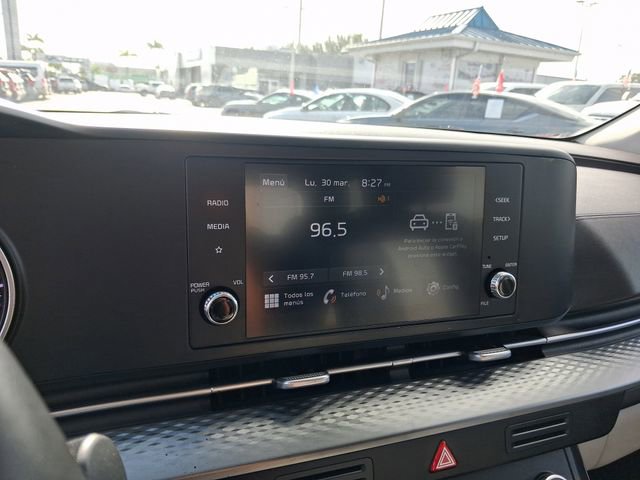 Used 2023 Kia Carnival LX image 18