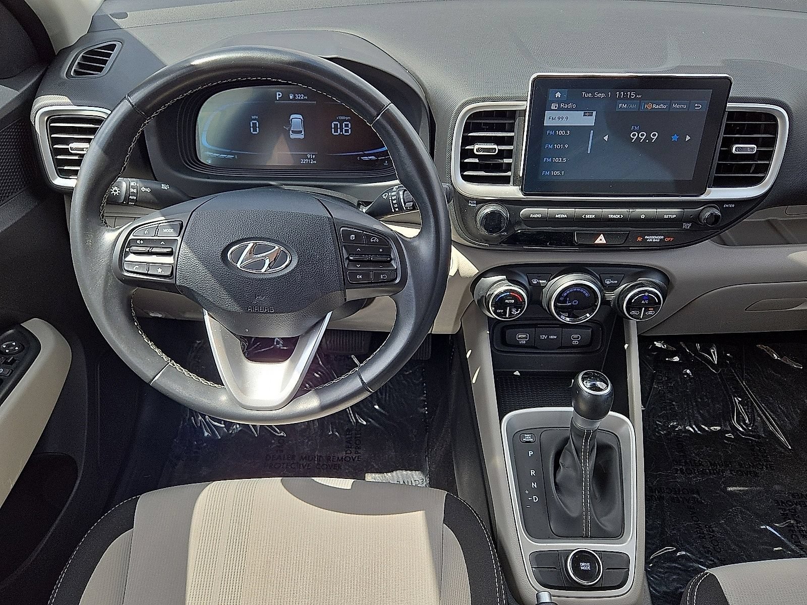 Used 2025 Hyundai Venue SEL FWD image 16