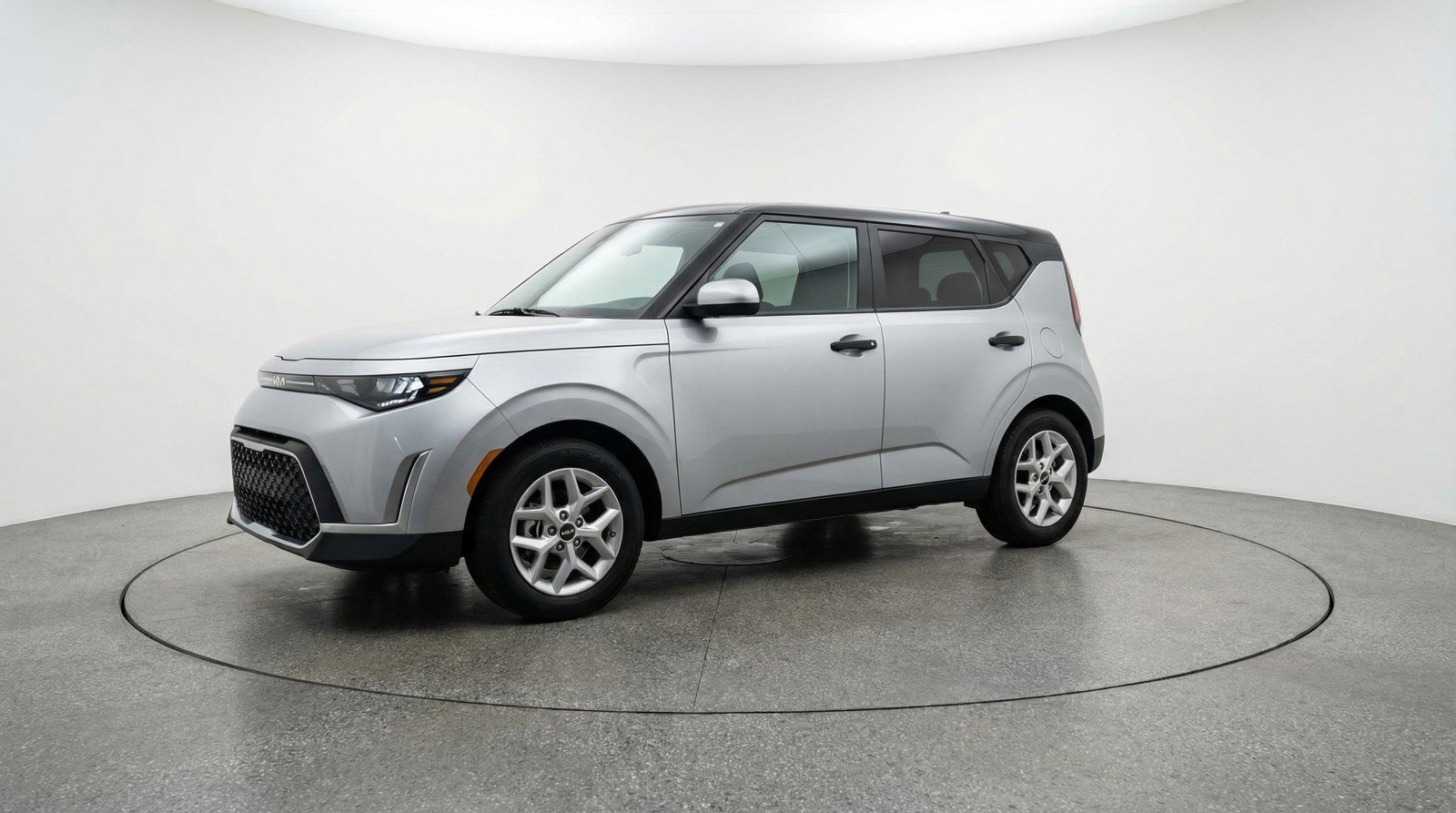 Used 2025 Kia Soul LX w/ LX Technology Package FWD image 3