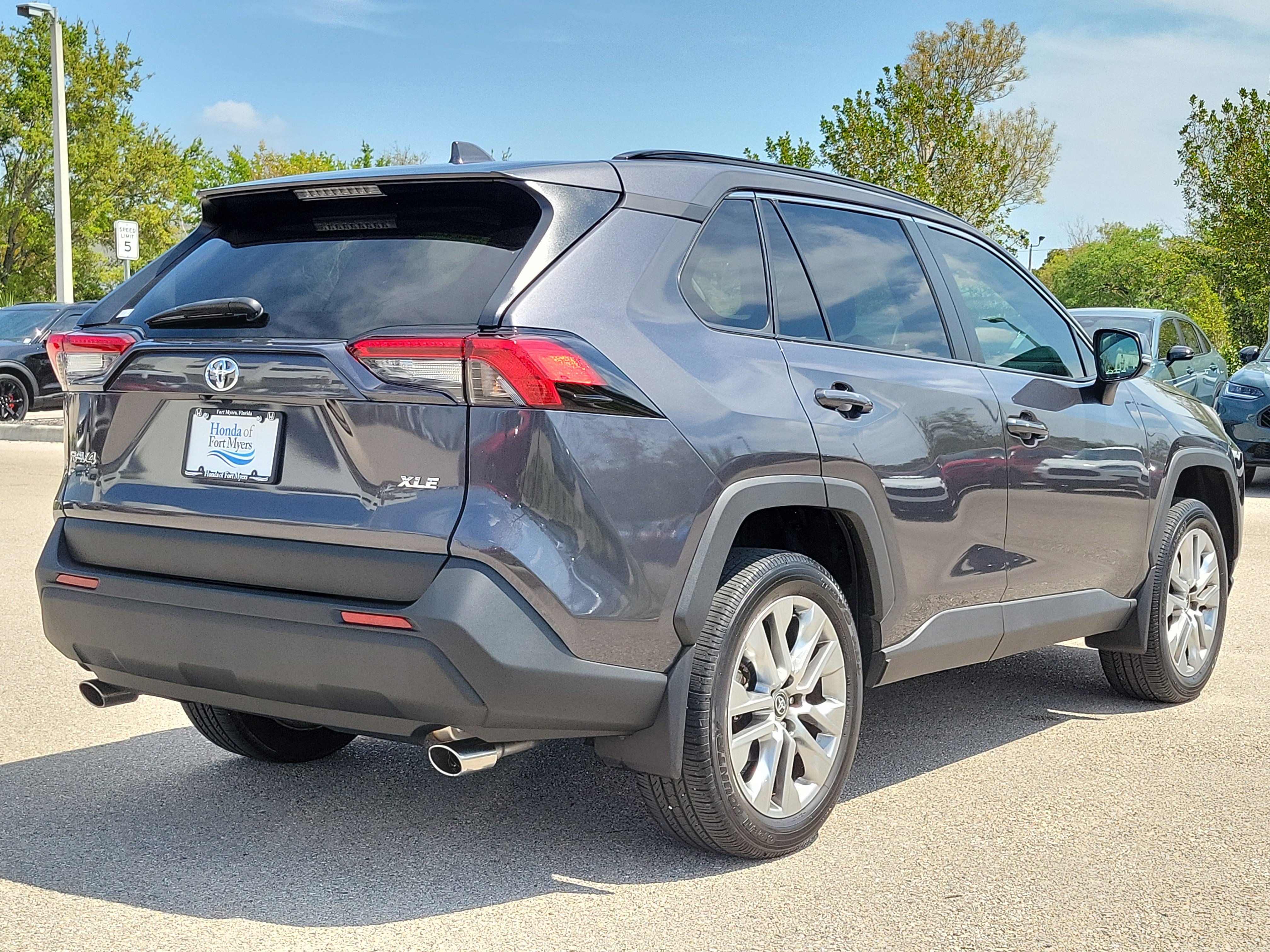 Used 2024 Toyota RAV4 XLE Premium image 6