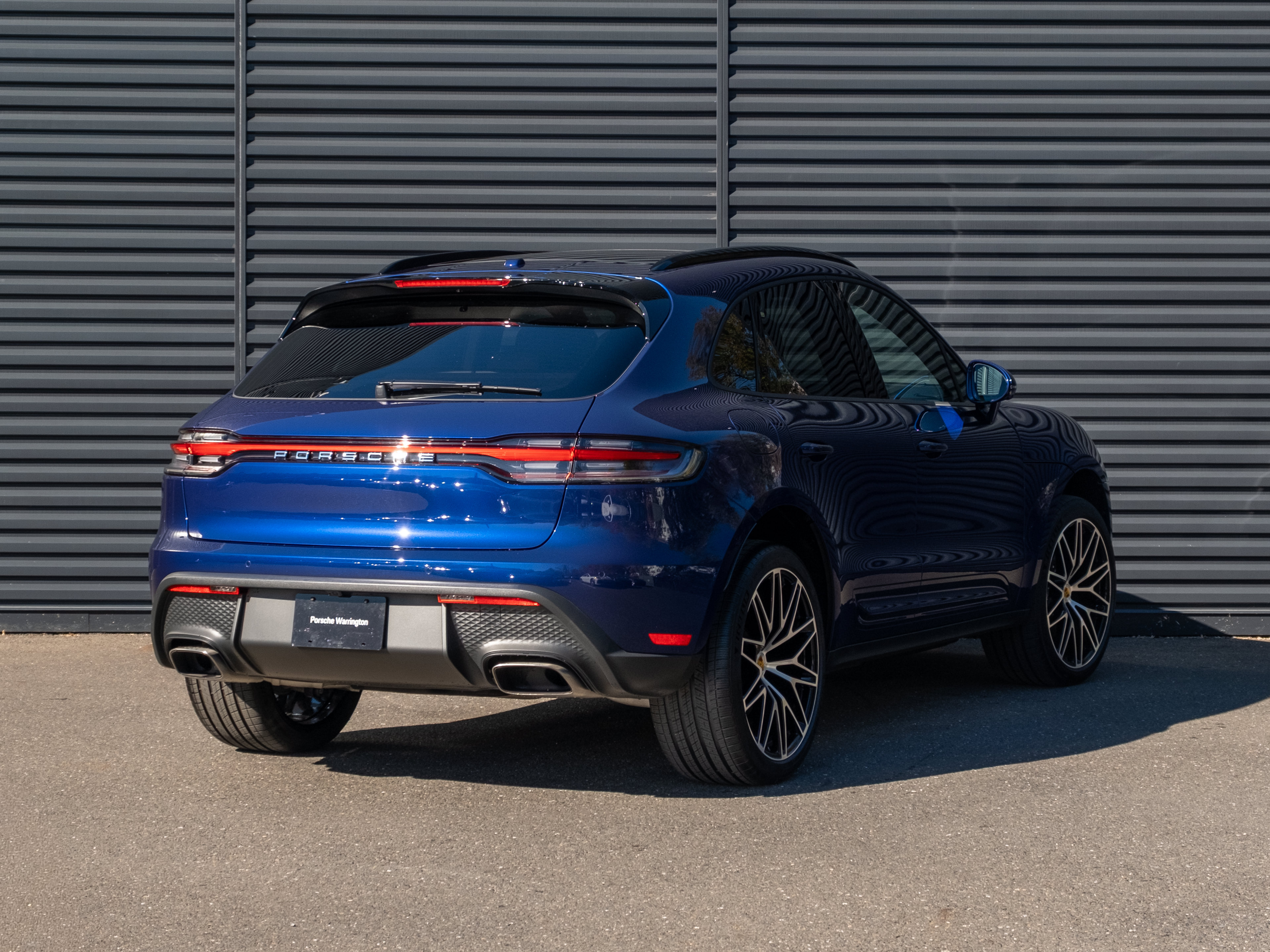 Certified 2026 Porsche Macan AWD/4WD image 8