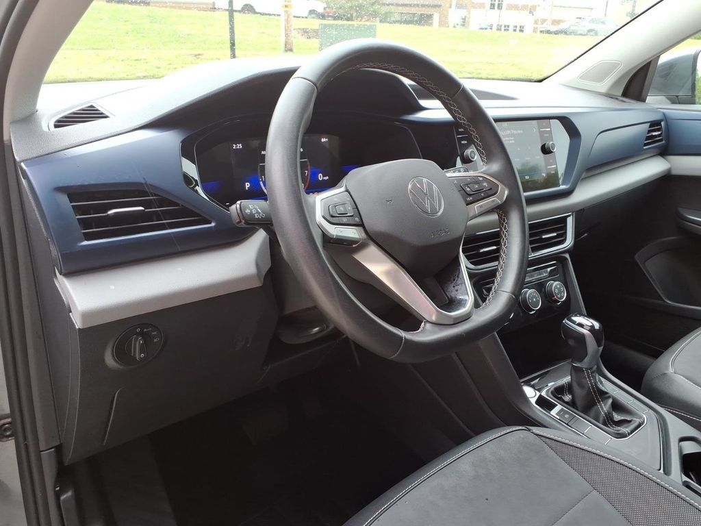 Used 2023 Volkswagen Taos SE FWD image 14