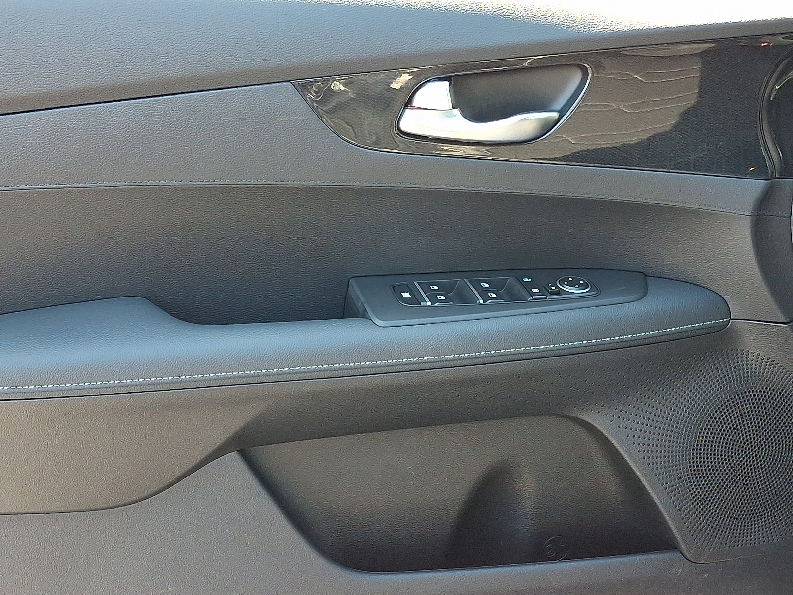 Used 2023 Kia Forte GT-Line w/ GT-Line Technology Package FWD image 13