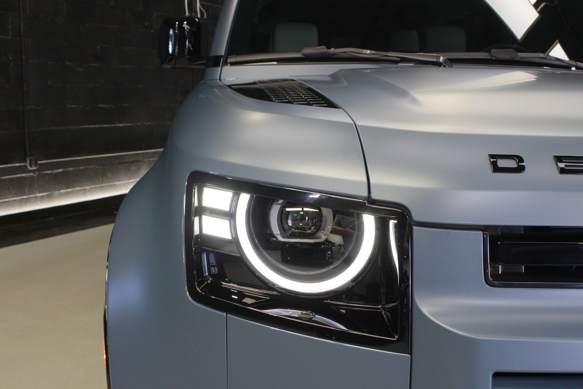 Used 2026 Land Rover Defender 110 X-Dynamic SE AWD/4WD image 9