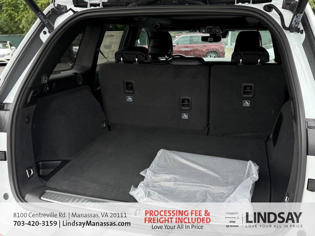 New 2025 Jeep Grand Cherokee Overland w/ Adv Protech Group III image 15