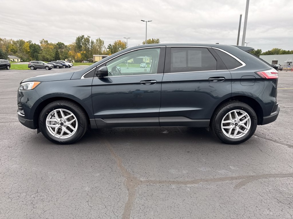 Used 2023 Ford Edge SEL w/ Convenience Package AWD/4WD image 6
