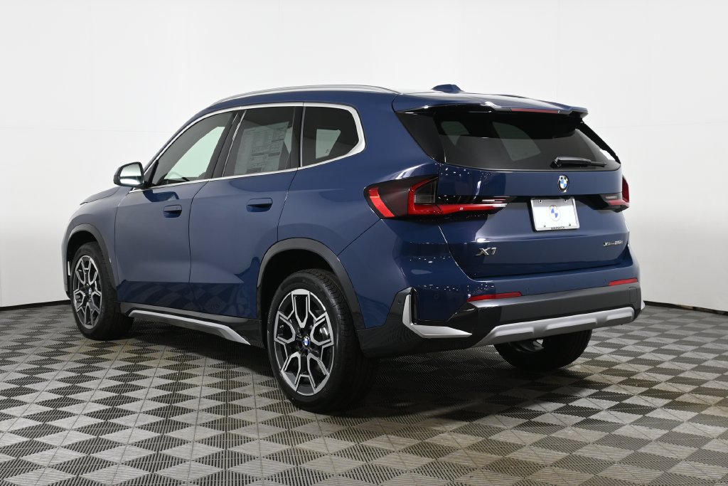 Used 2026 BMW X1 xDrive28i w/ Technology Package AWD/4WD image 5
