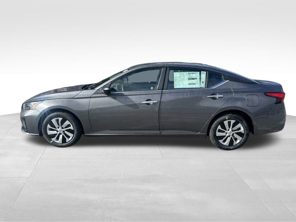 Used 2025 Nissan Altima 2.5 S image 2