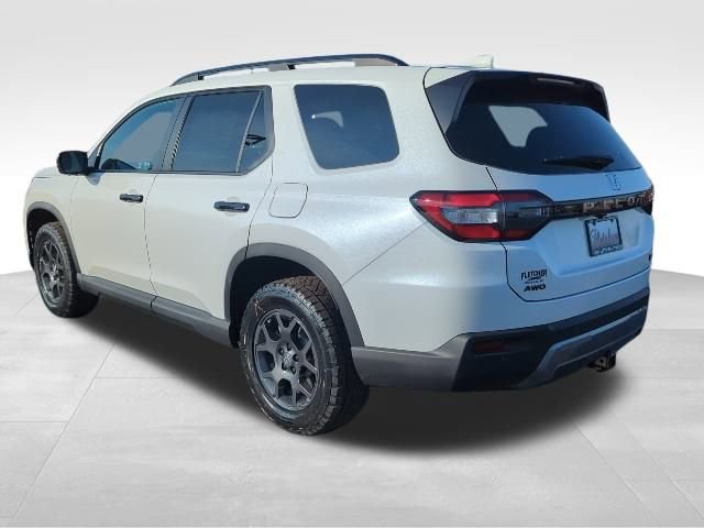 New 2026 Honda Pilot TrailSport image 9