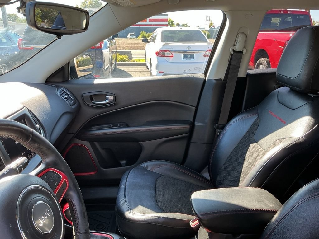 Used 2020 Jeep Compass Trailhawk AWD/4WD image 12