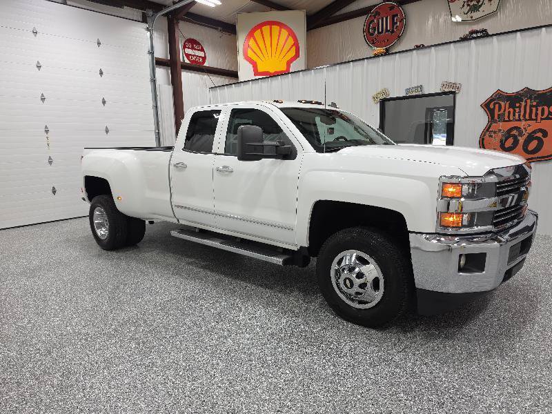 Used 2015 Chevrolet Silverado 3500 LTZ w/ LTZ Plus Package AWD/4WD image 5