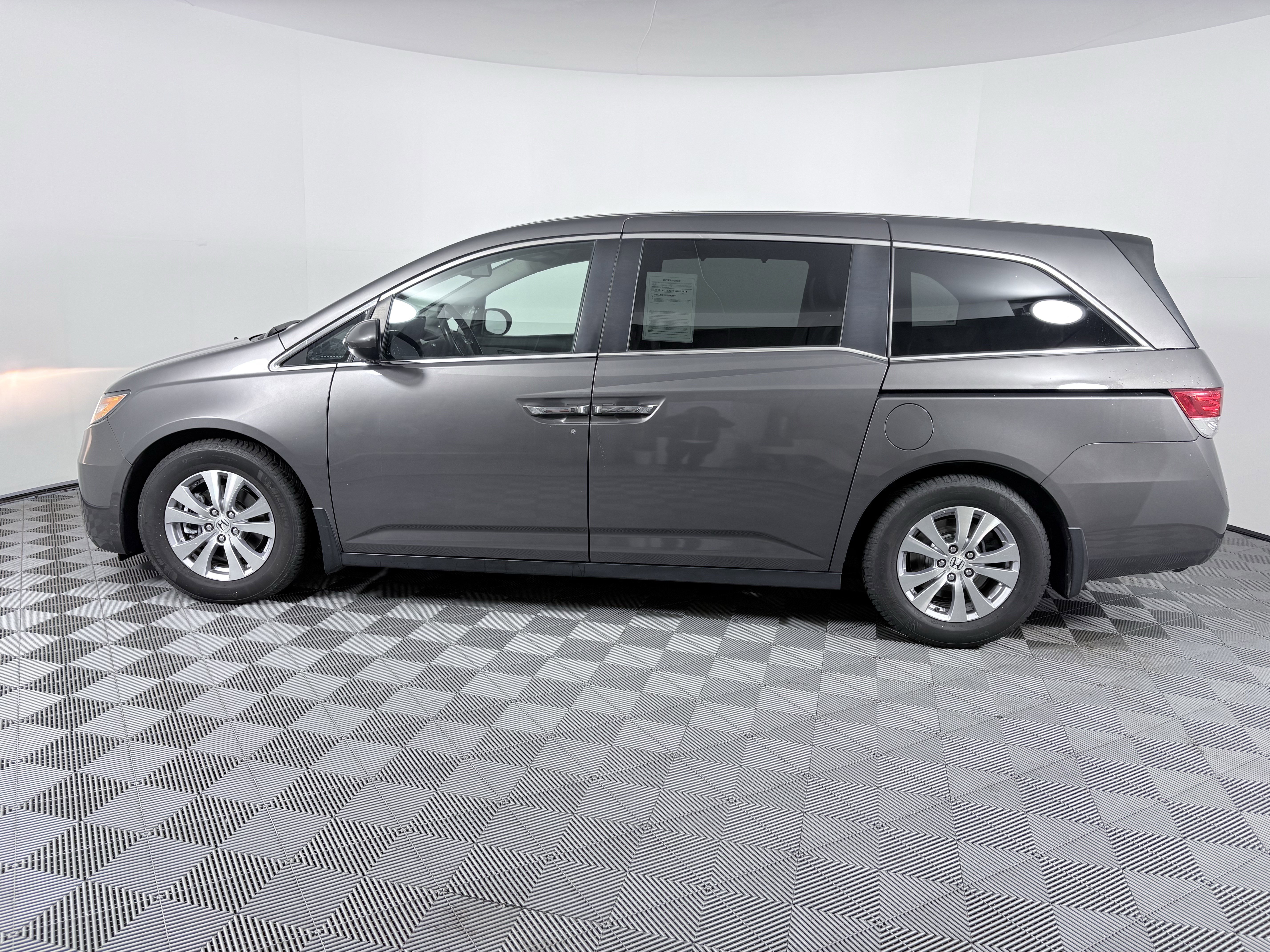 Used 2015 Honda Odyssey EX-L image 2