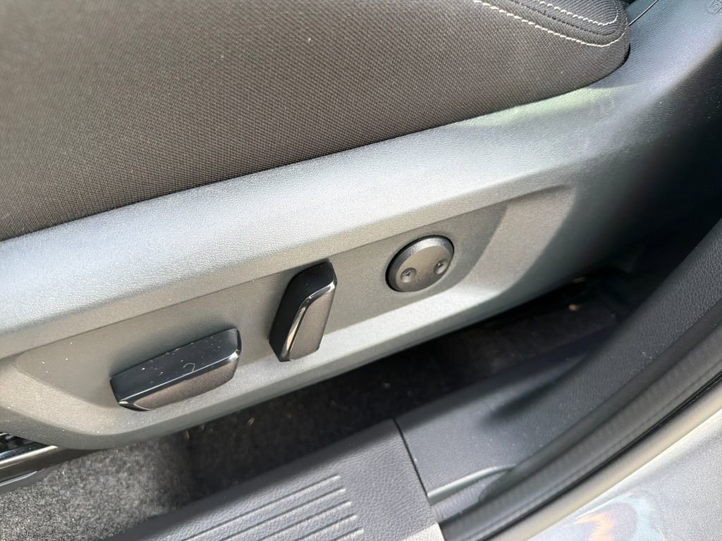 Certified 2026 Nissan Rogue SV FWD image 15