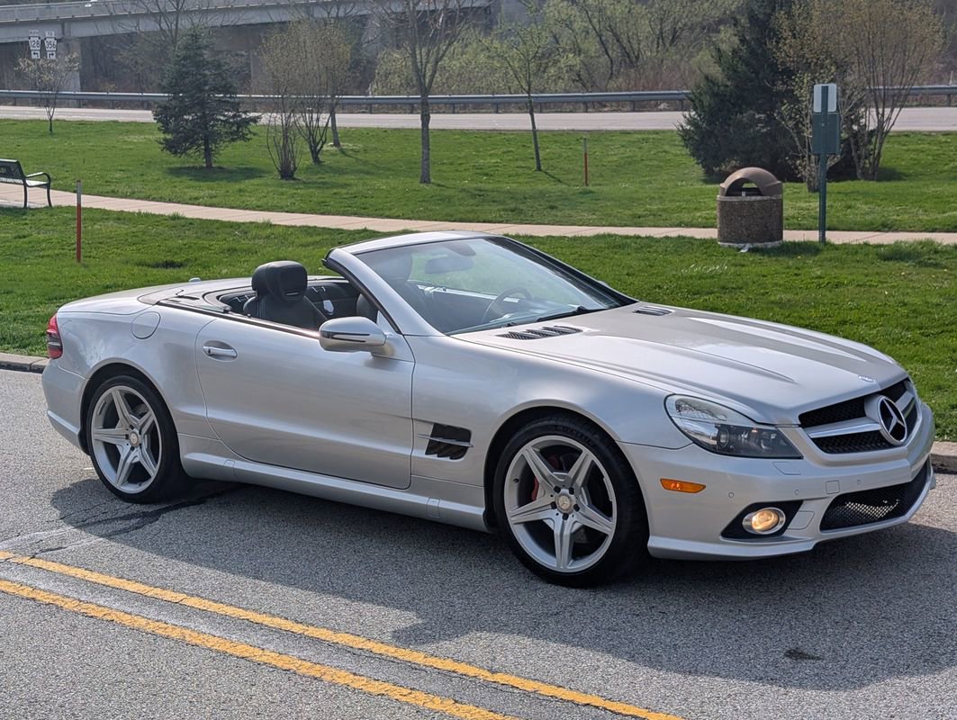 Used 2011 Mercedes-Benz SL 550 w/ Premium I Pkg image 6