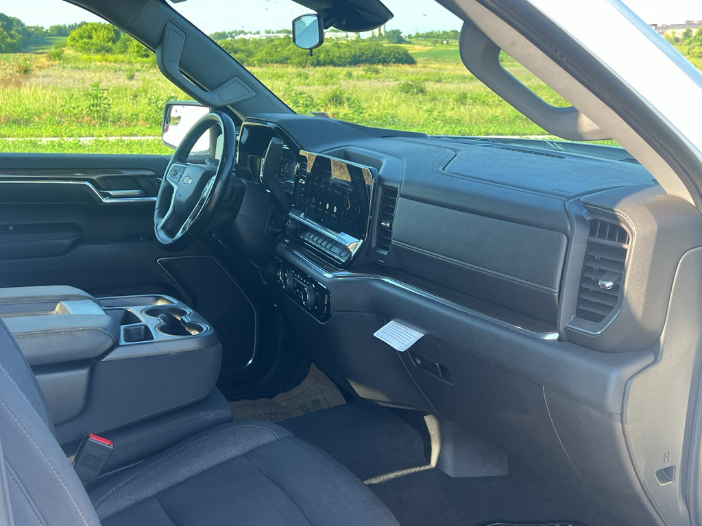 Used 2023 Chevrolet Silverado 1500 LT AWD/4WD image 28