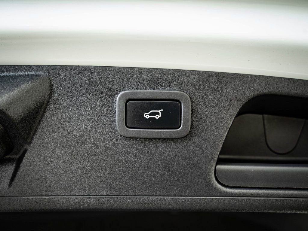 Used 2022 Jaguar E-PACE SE AWD/4WD image 17