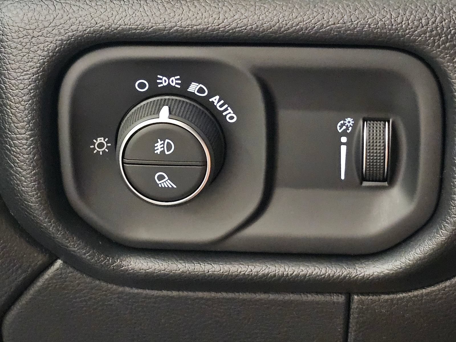 New 2026 RAM 2500 Tradesman AWD/4WD image 18