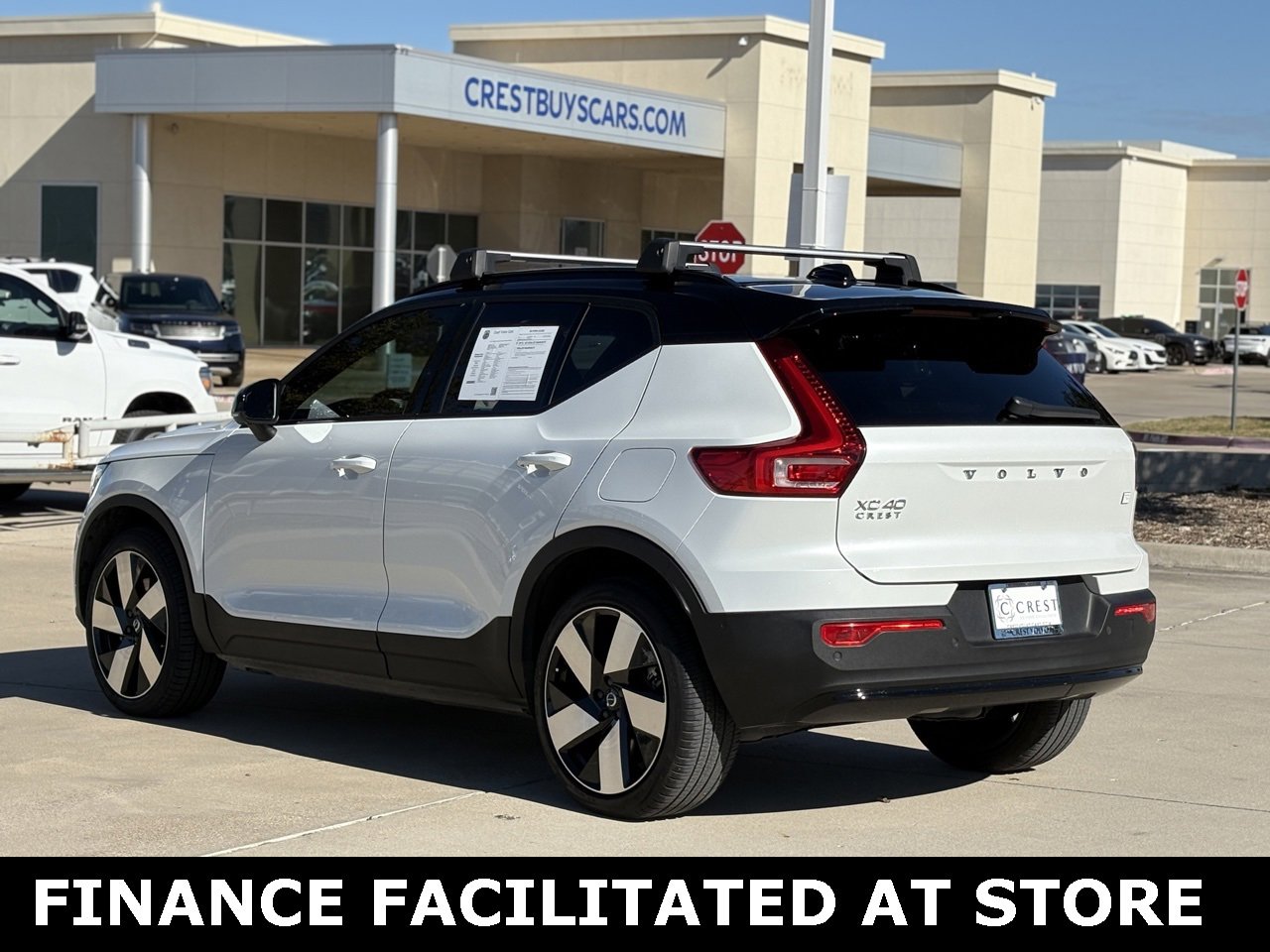 Certified 2023 Volvo XC40 Recharge Ultimate image 5