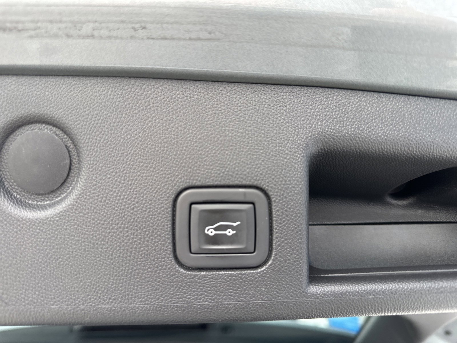 Used 2023 Chevrolet Equinox RS w/ RS Leather Package image 12