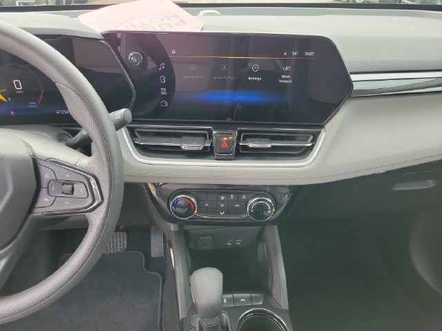 Used 2025 Chevrolet TrailBlazer LT FWD image 10