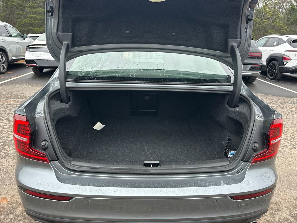 Used 2019 Volvo S60 T6 Momentum w/ Premium Package image 18