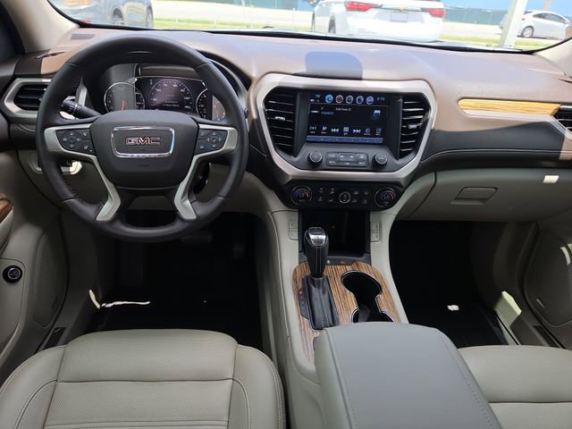 Used 2019 GMC Acadia Denali w/ Technology Package FWD image 8