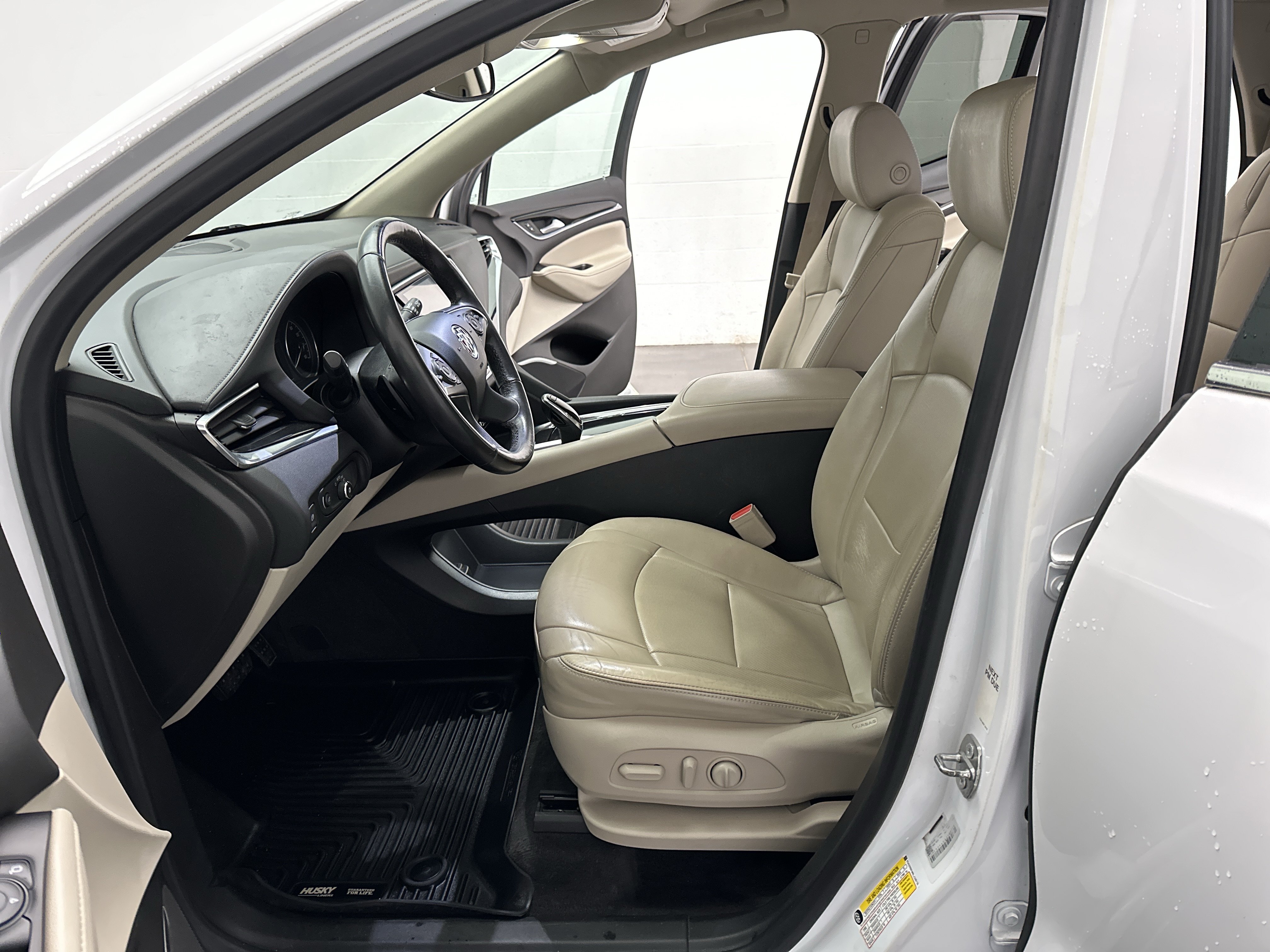 Used 2020 Buick Enclave Essence w/ Sound and Sites Package FWD image 17