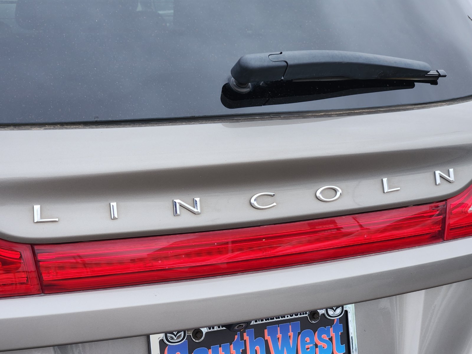 Used 2017 Lincoln MKC Premiere FWD image 12