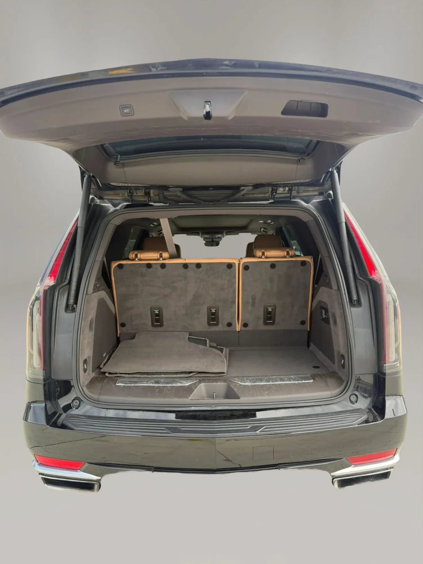 Used 2023 Cadillac Escalade Premium Luxury w/ LPO, Floor Liner Package AWD/4WD image 7