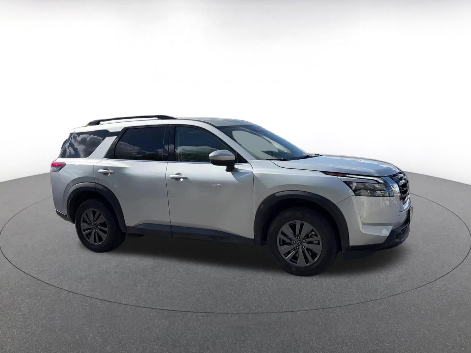 Used 2025 Nissan Pathfinder SV video 2