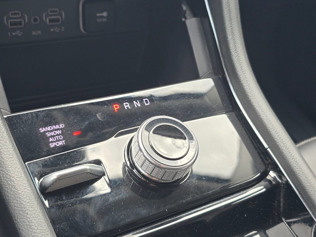 Used 2023 Jeep Grand Cherokee Limited image 27