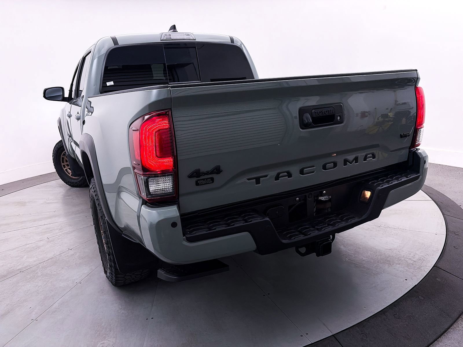 Used 2023 Toyota Tacoma 4x4 Double Cab w/ Trail Edition image 10