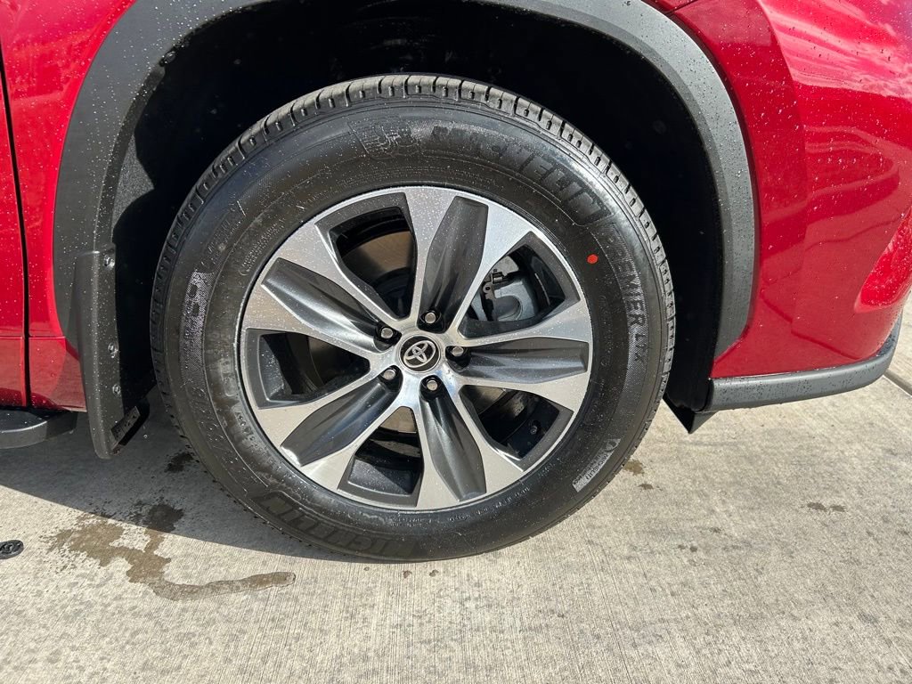 Used 2026 Toyota Highlander XLE image 34