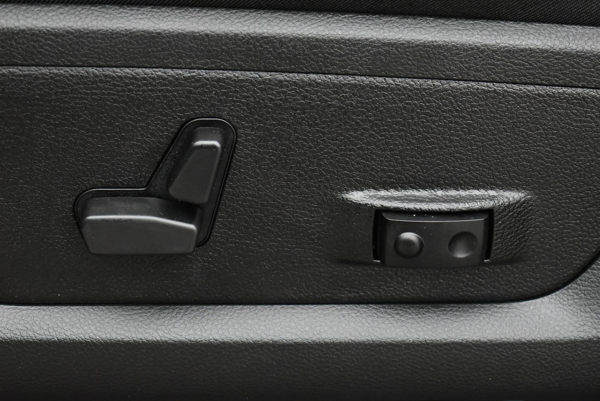 New 2026 RAM 2500 Laramie w/ Sport Appearance Package image 15