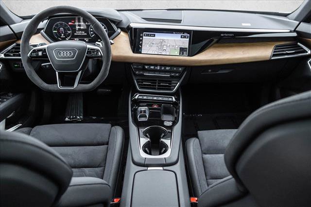 Used 2023 Audi e-tron GT Premium Plus image 21