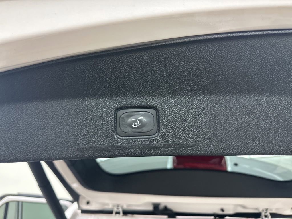 Used 2017 Ford Explorer XLT w/ Equipment Group 202A image 27