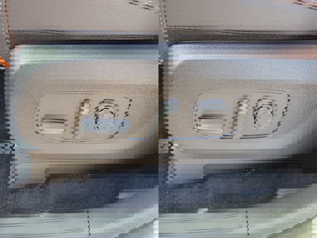 New 2026 Kia Carnival SX Prestige FWD image 25