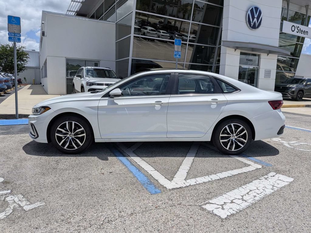 New 2026 Volkswagen Jetta SE FWD image 3