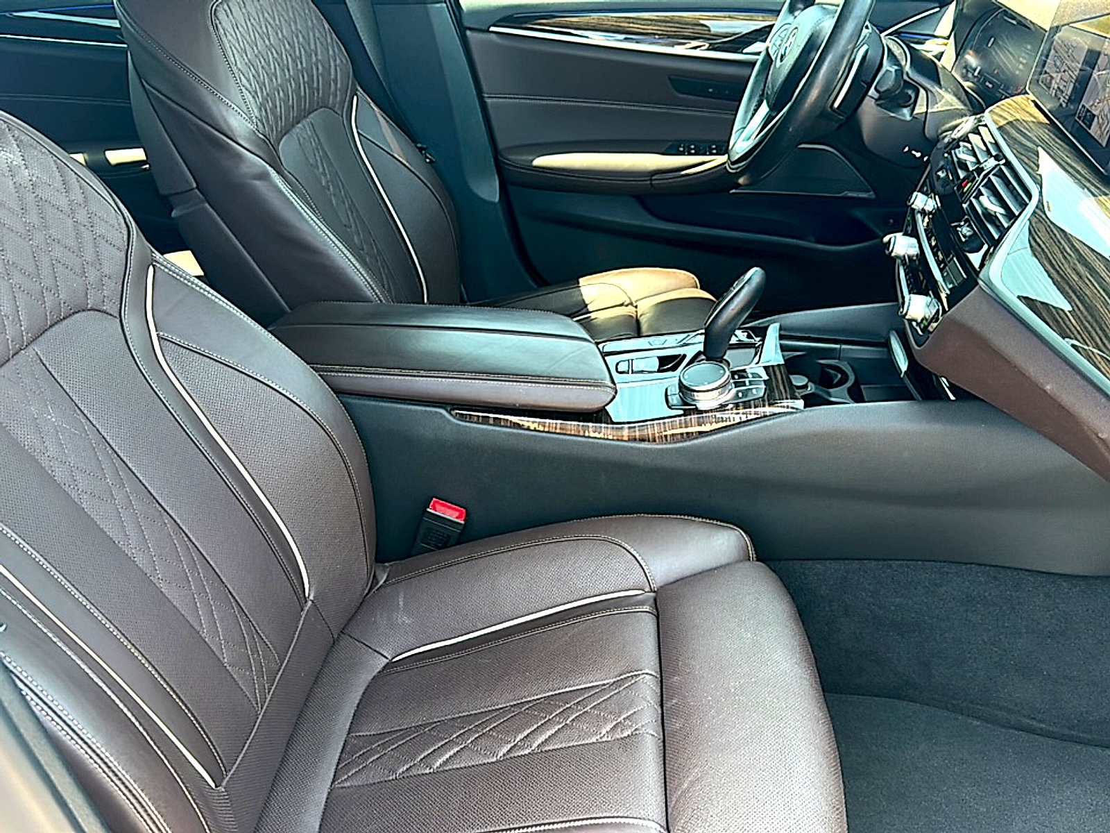 Used 2021 BMW 540i w/ Premium Package RWD image 25