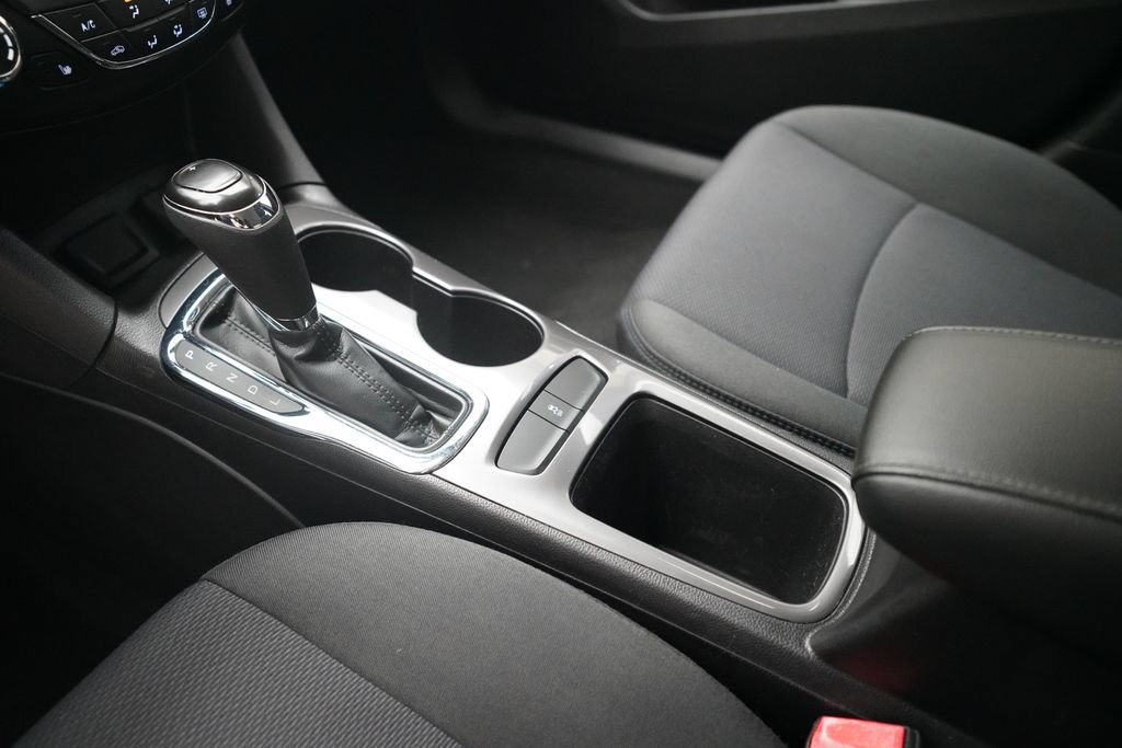 Used 2017 Chevrolet Cruze LT w/ Convenience Package FWD image 16