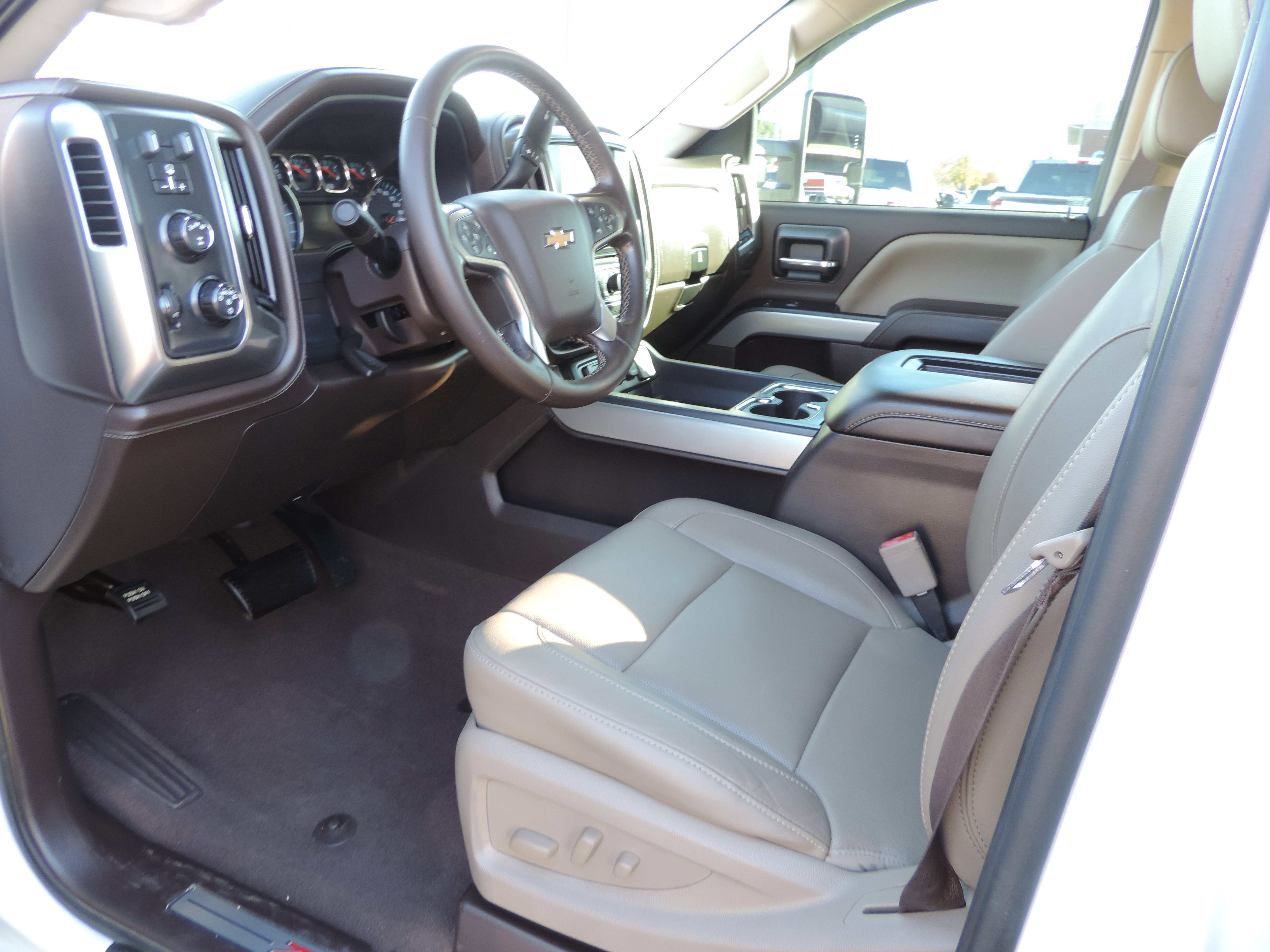 Used 2019 Chevrolet Silverado 2500 LTZ w/ Duramax Plus Package image 6