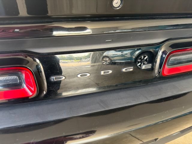 Used 2016 Dodge Challenger SXT Plus RWD image 4