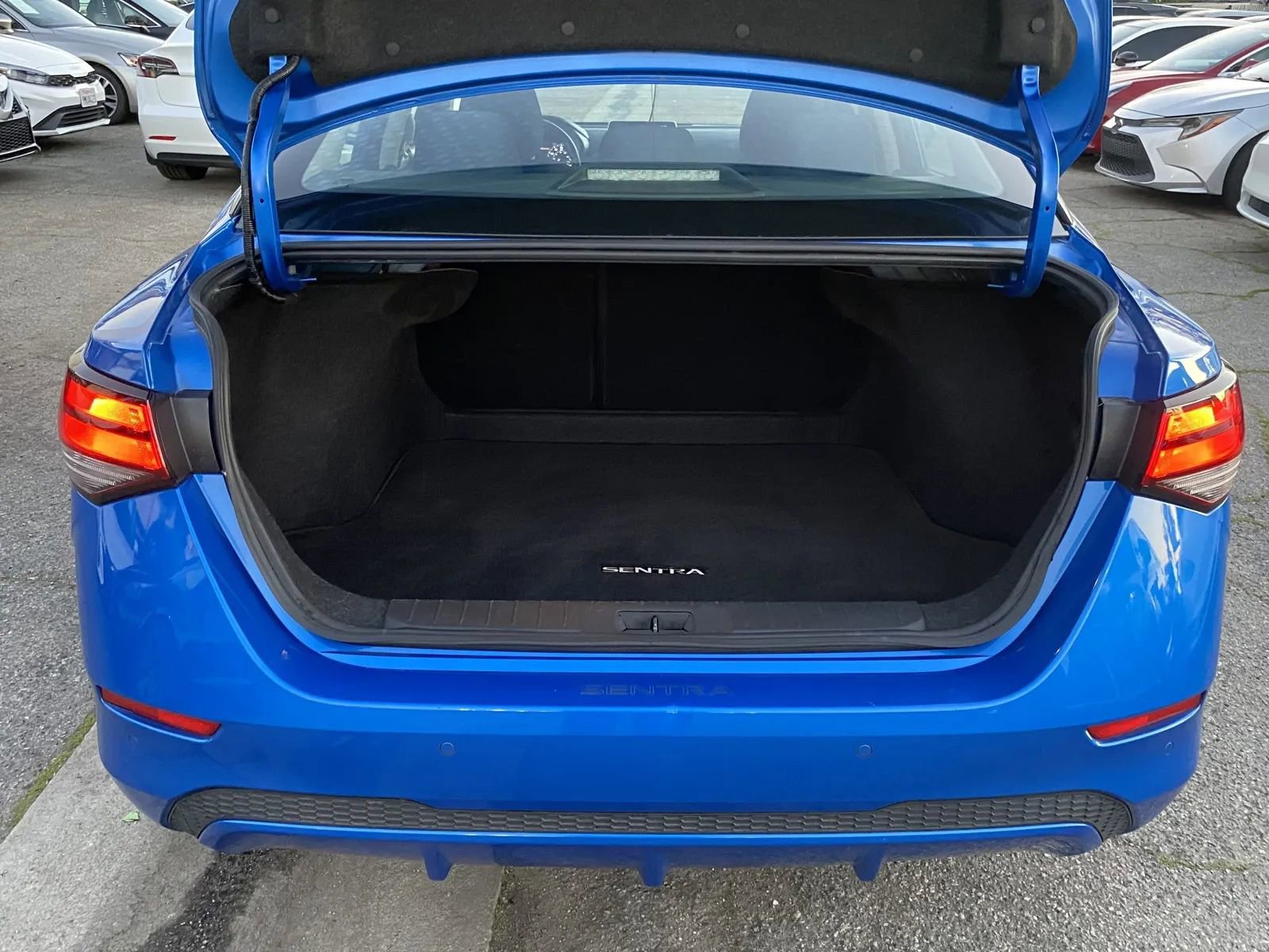 Used 2024 Nissan Sentra SV w/ All-Weather Package image 8