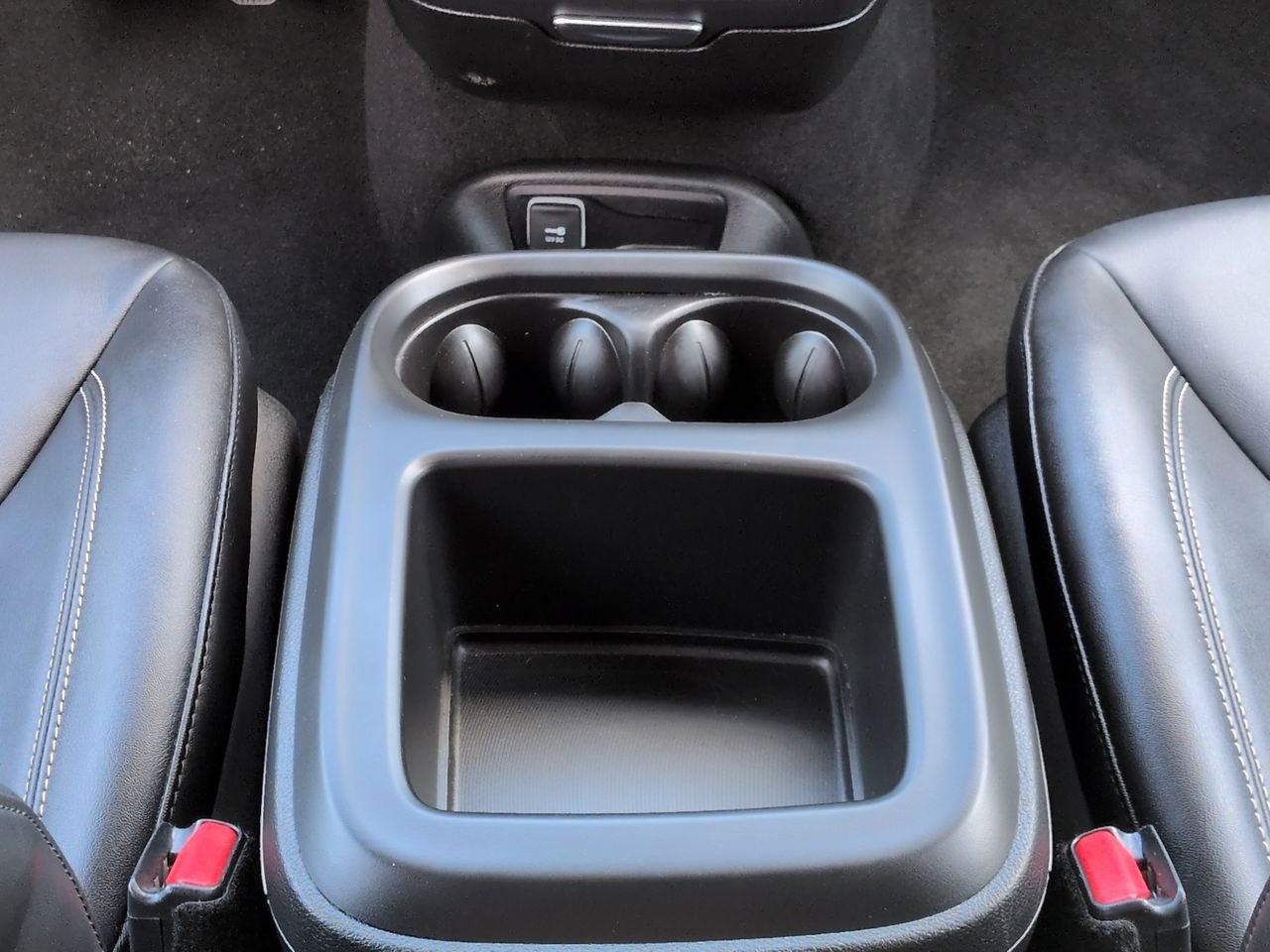Used 2026 Chrysler Pacifica Select FWD image 19