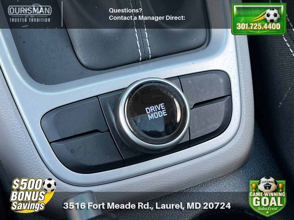 Used 2025 Hyundai Venue SEL FWD image 23