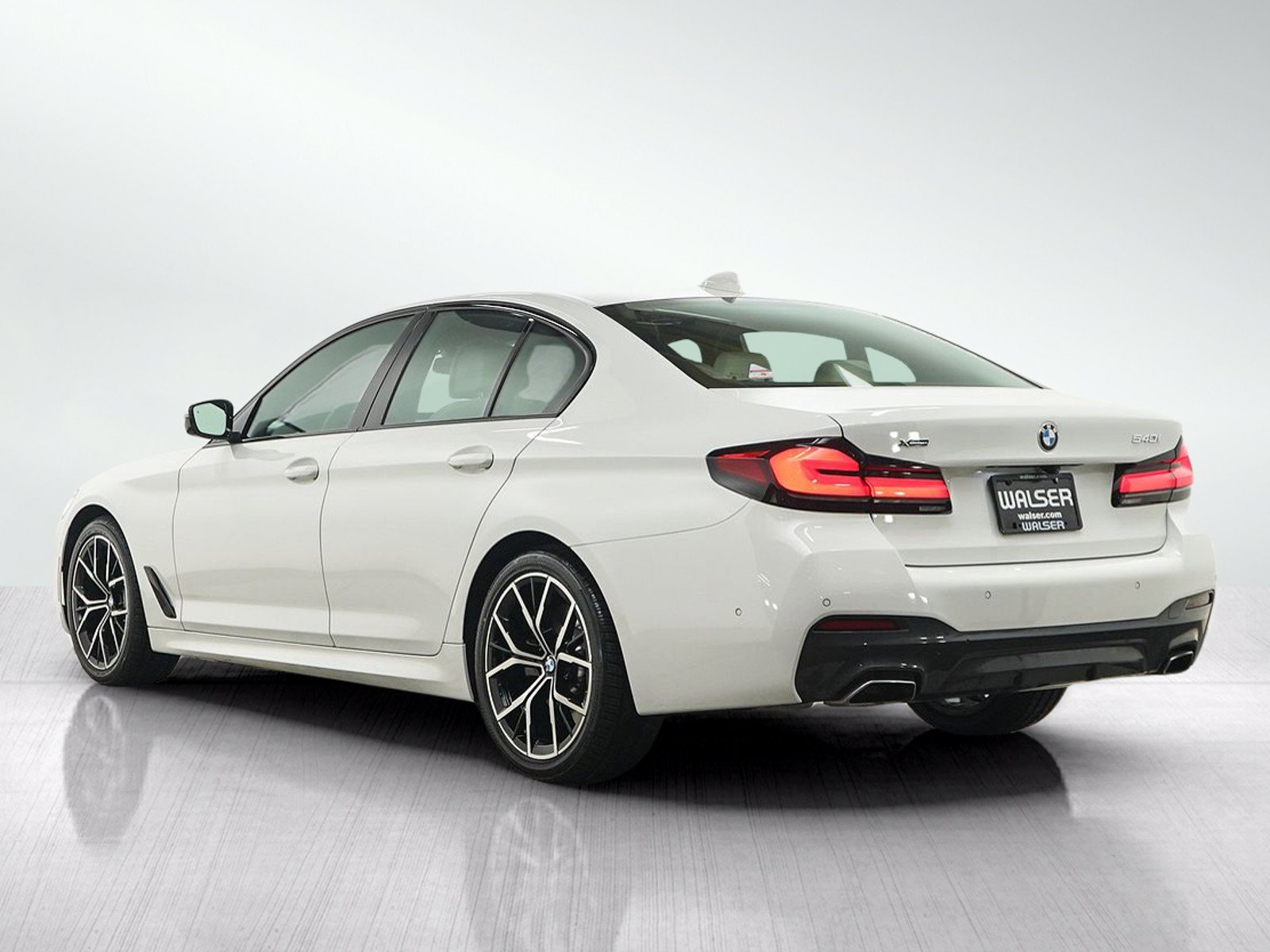 Used 2021 BMW 540i xDrive w/ Executive Package AWD/4WD image 3