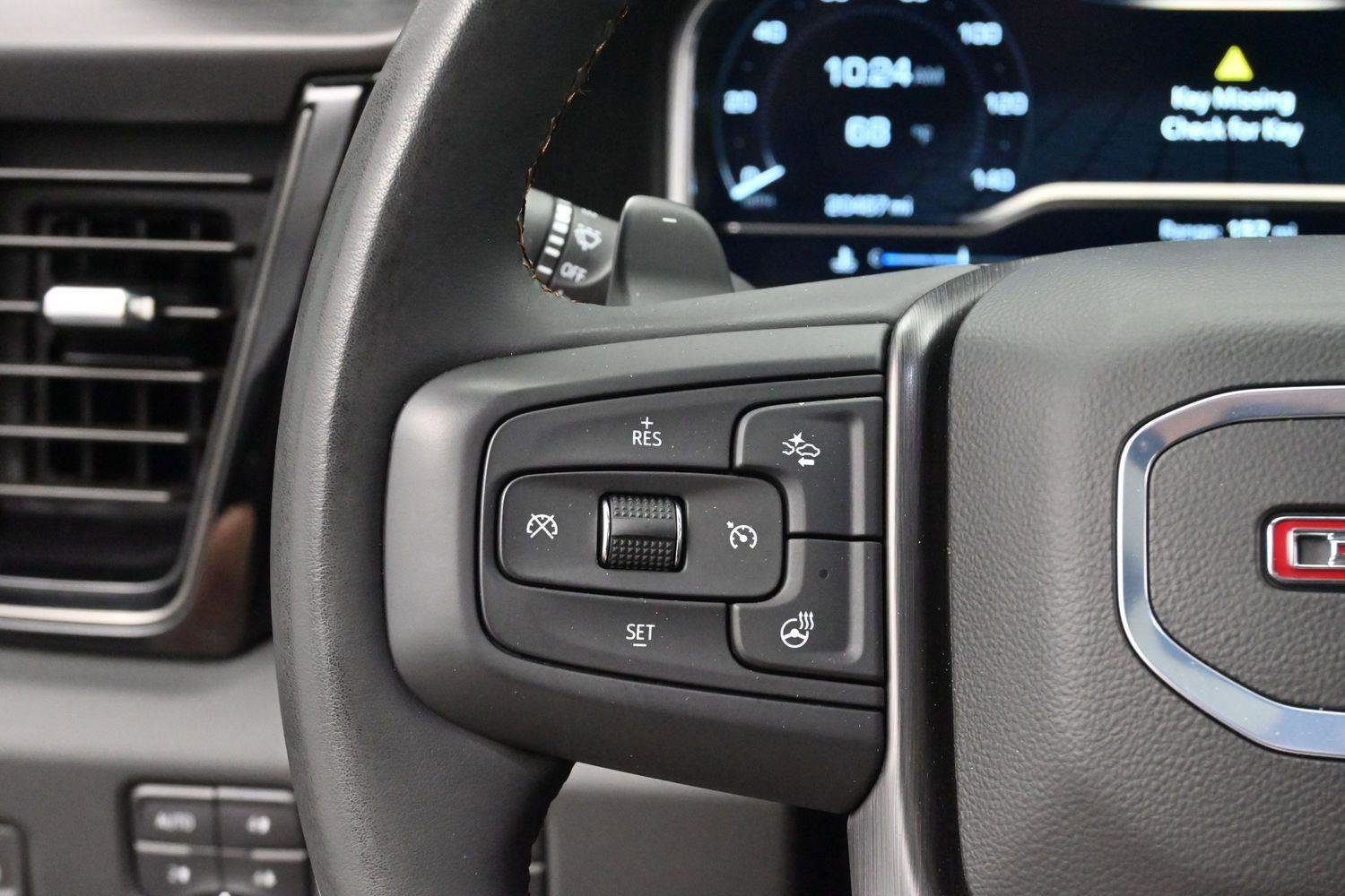 Used 2024 GMC Sierra 1500 AT4 w/ Technology Package AWD/4WD image 18