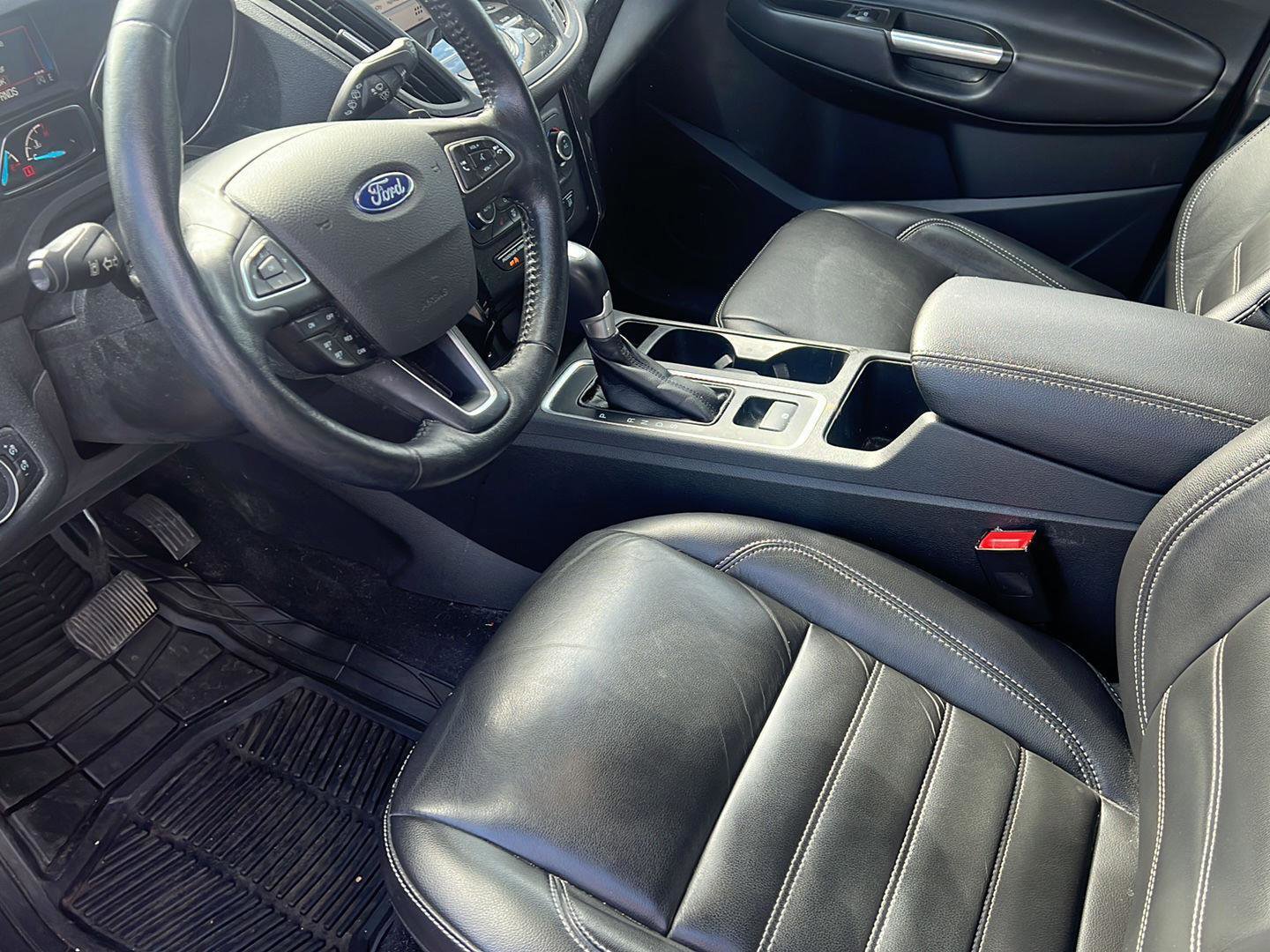 Used 2017 Ford Escape Titanium w/ Equipment Group 301A FWD image 16