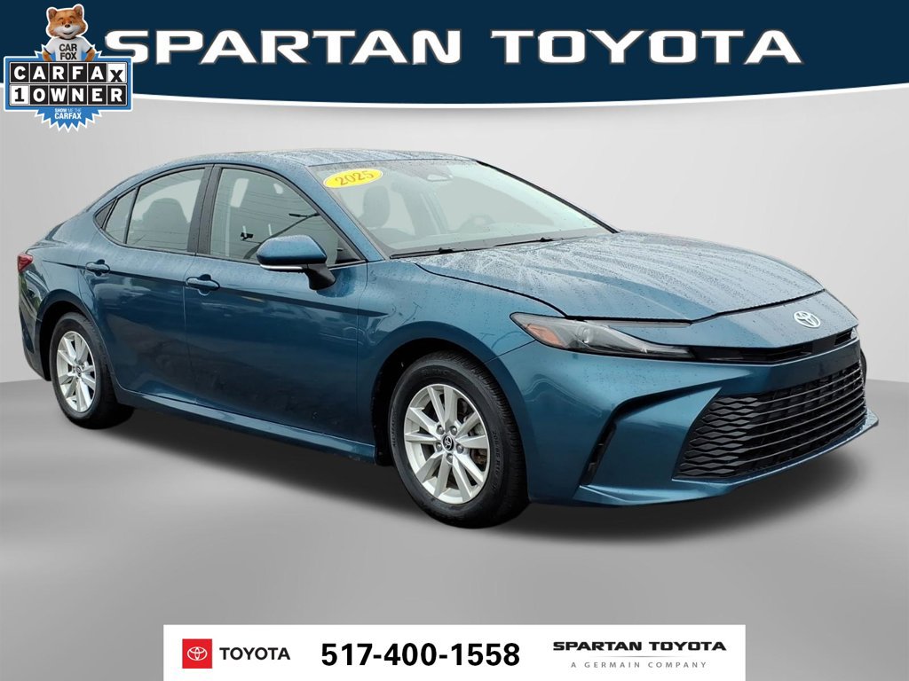 Used 2025 Toyota Camry LE FWD image 5